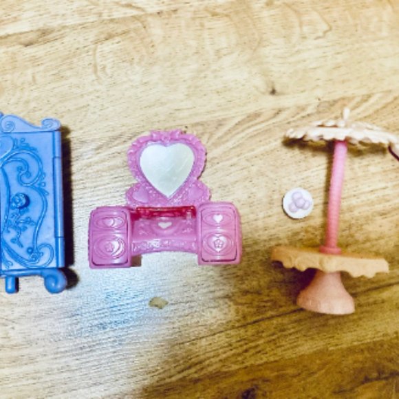 My Little Pony Crystal Rainbow Castle 2006  With Original Accessories (works) - Picture 4 of 9